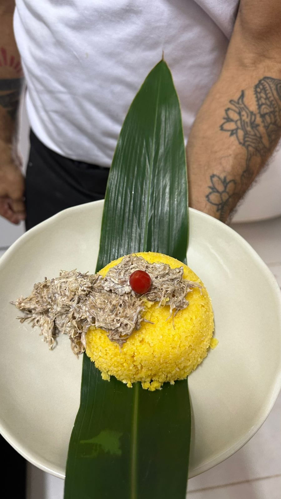 Cuscuz com carne de sol desfiada